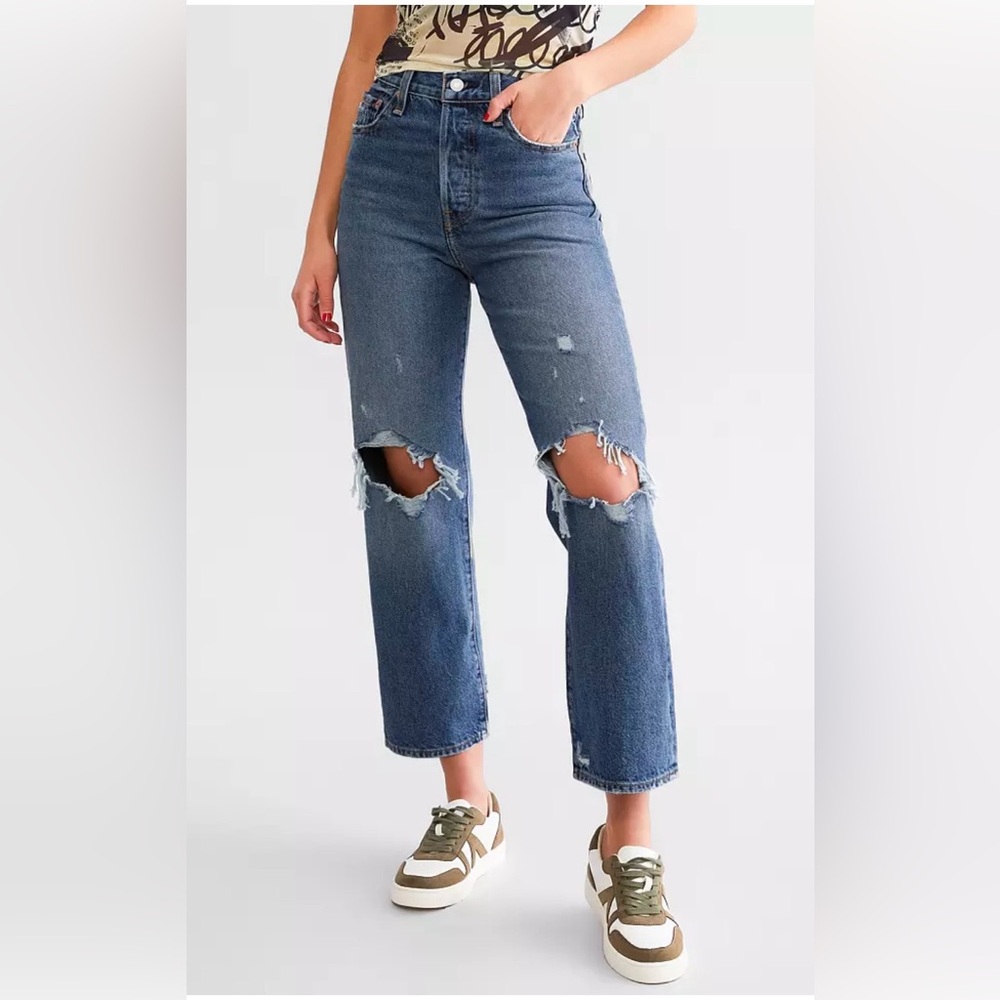 Levi’s Ribcage Ankle Straight Jean - Picture 2 of 12